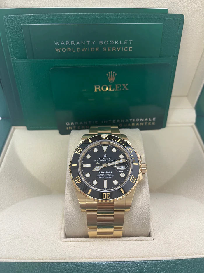The Rolex Submariner Date Gold 41mm, Black Dial - Black Bezel