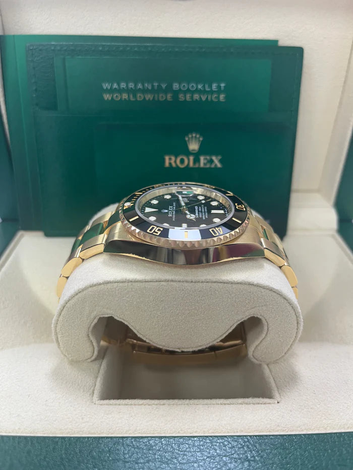 The Rolex Submariner Date Gold 41mm, Black Dial - Black Bezel