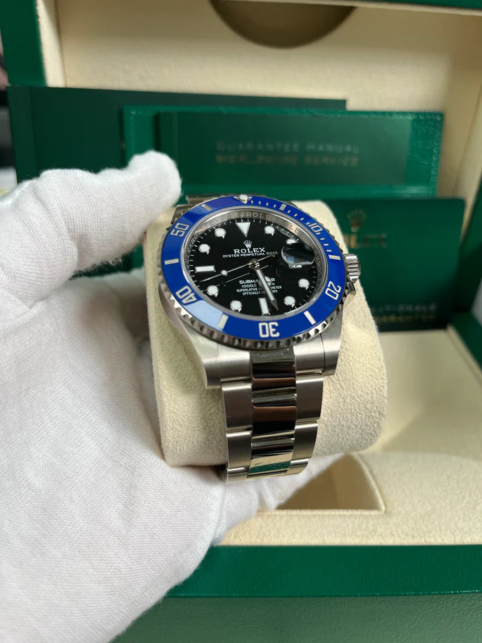 The Rolex Submariner Date Silver 41mm, Black Dial - Blue Bezel