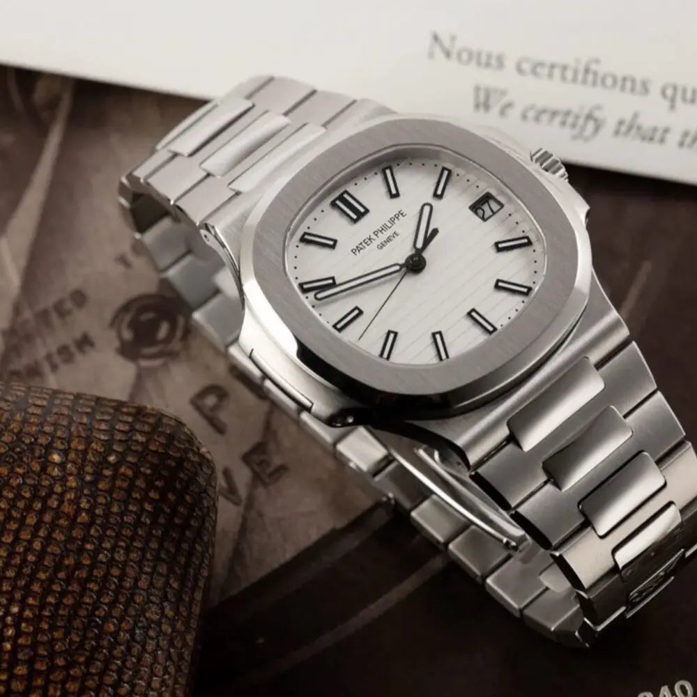 Patek Philippe Nautilus white dial - 5711/1A
