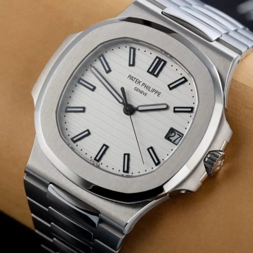 Patek Philippe Nautilus white dial - 5711/1A