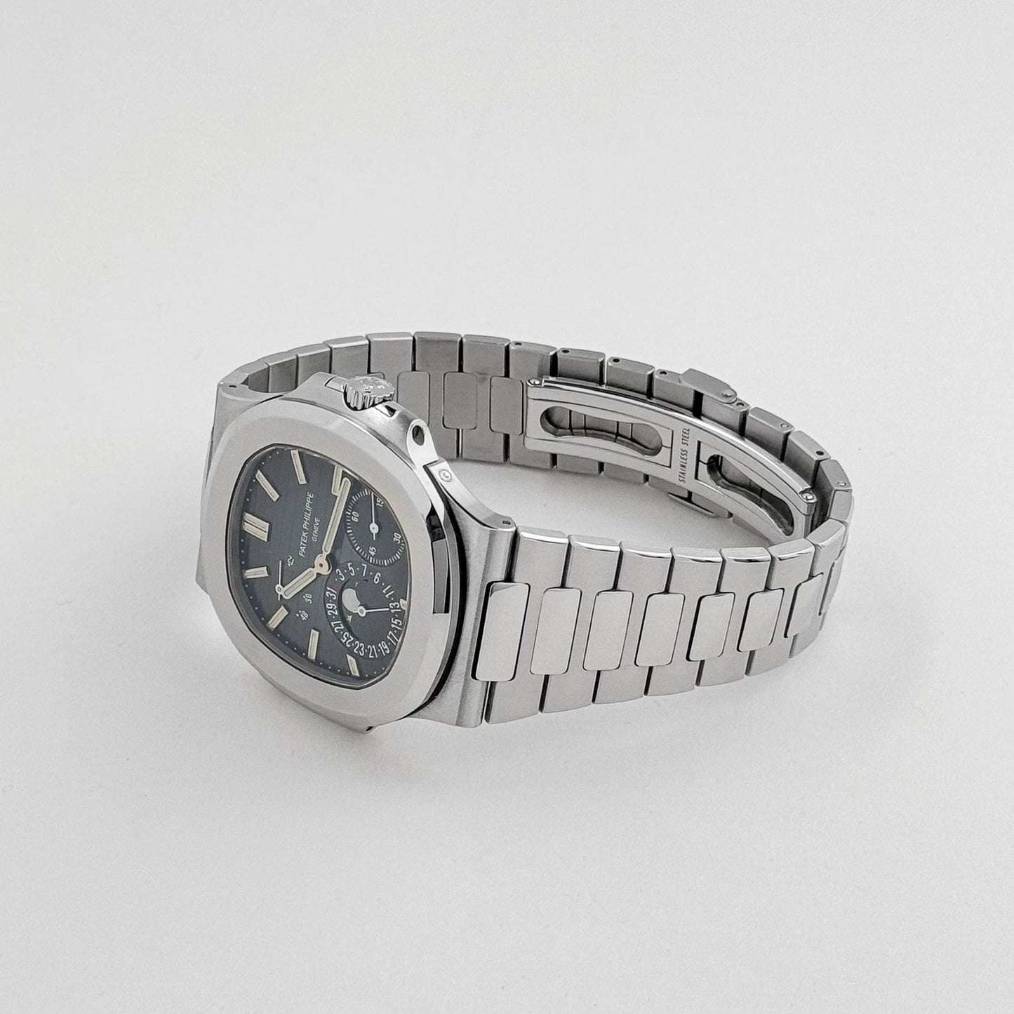 Patek Philippe Nautilus 5712/1A-001 Moon Phases Stainless Steel Blue Dial