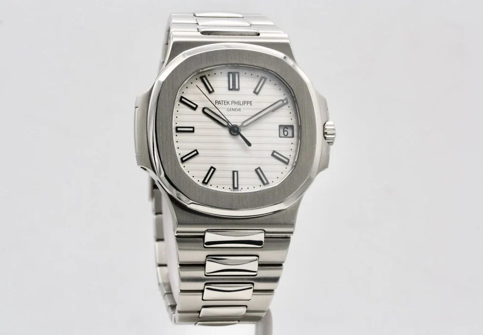 Patek Philippe Nautilus white dial - 5711/1A