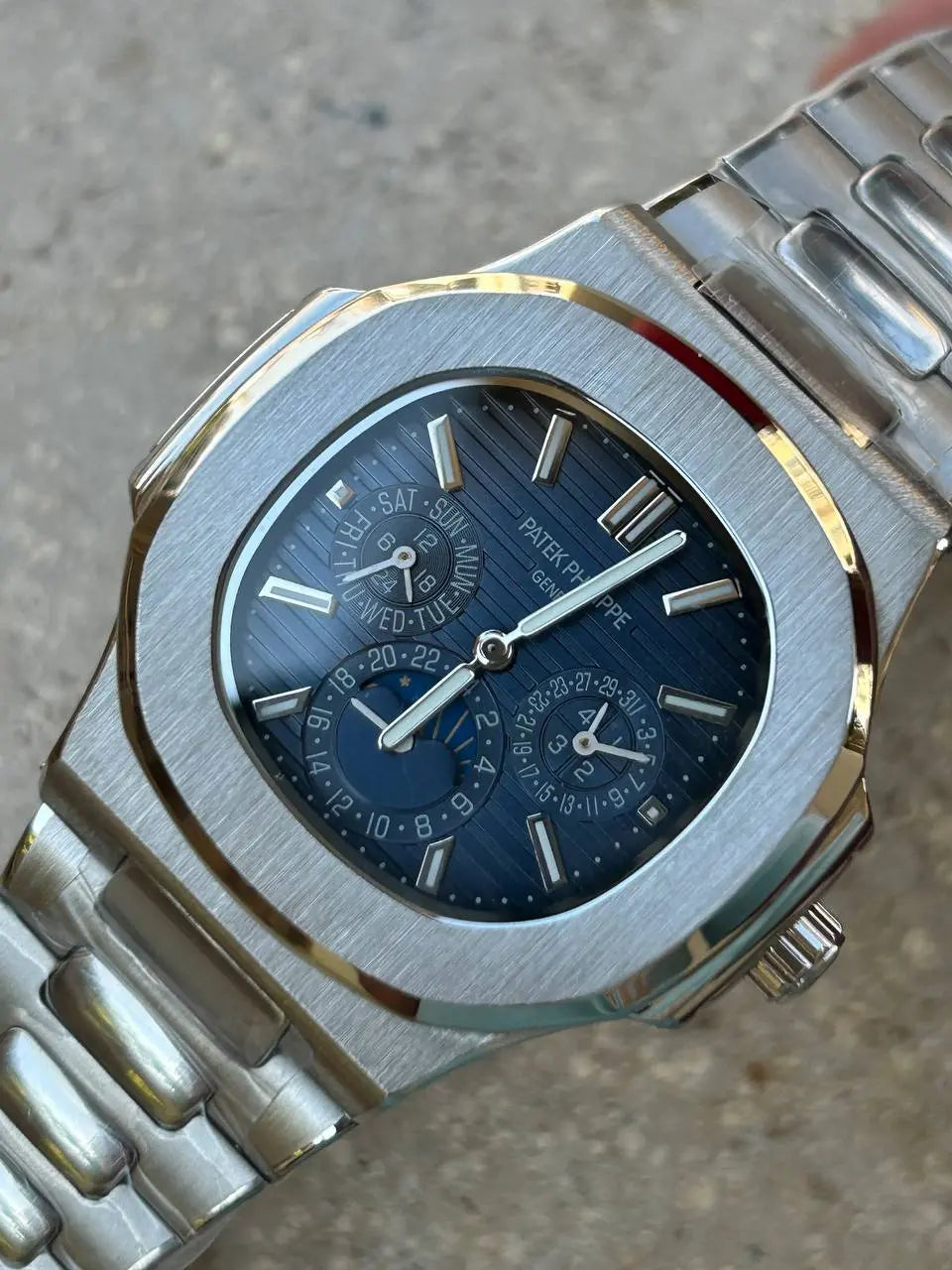 Nautilus Perpetual Calendar White Gold Blue Dial 40mm - 5740/1G-001