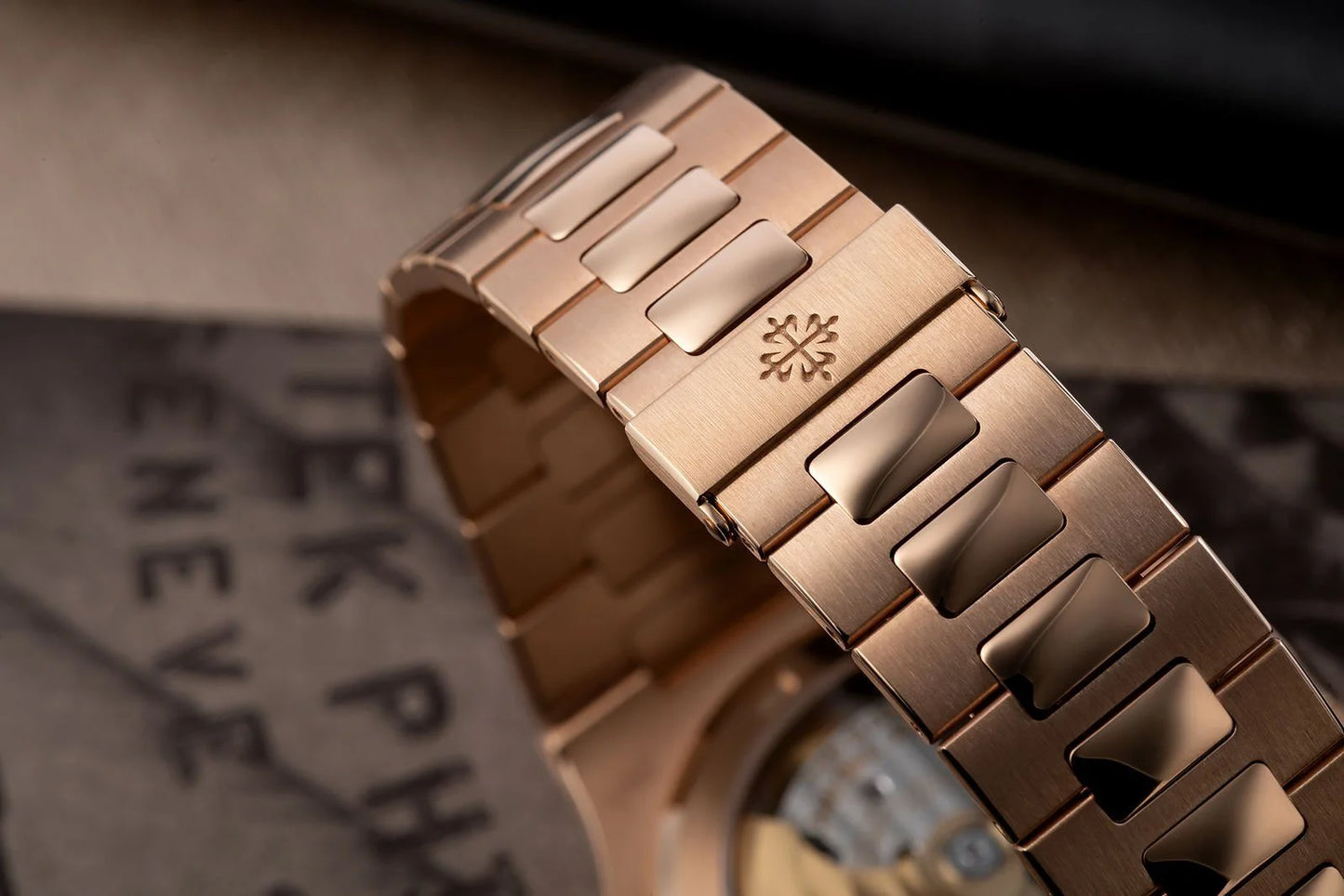 Patek Philippe Nautilus 5712/1R-001 41mm Rose Gold