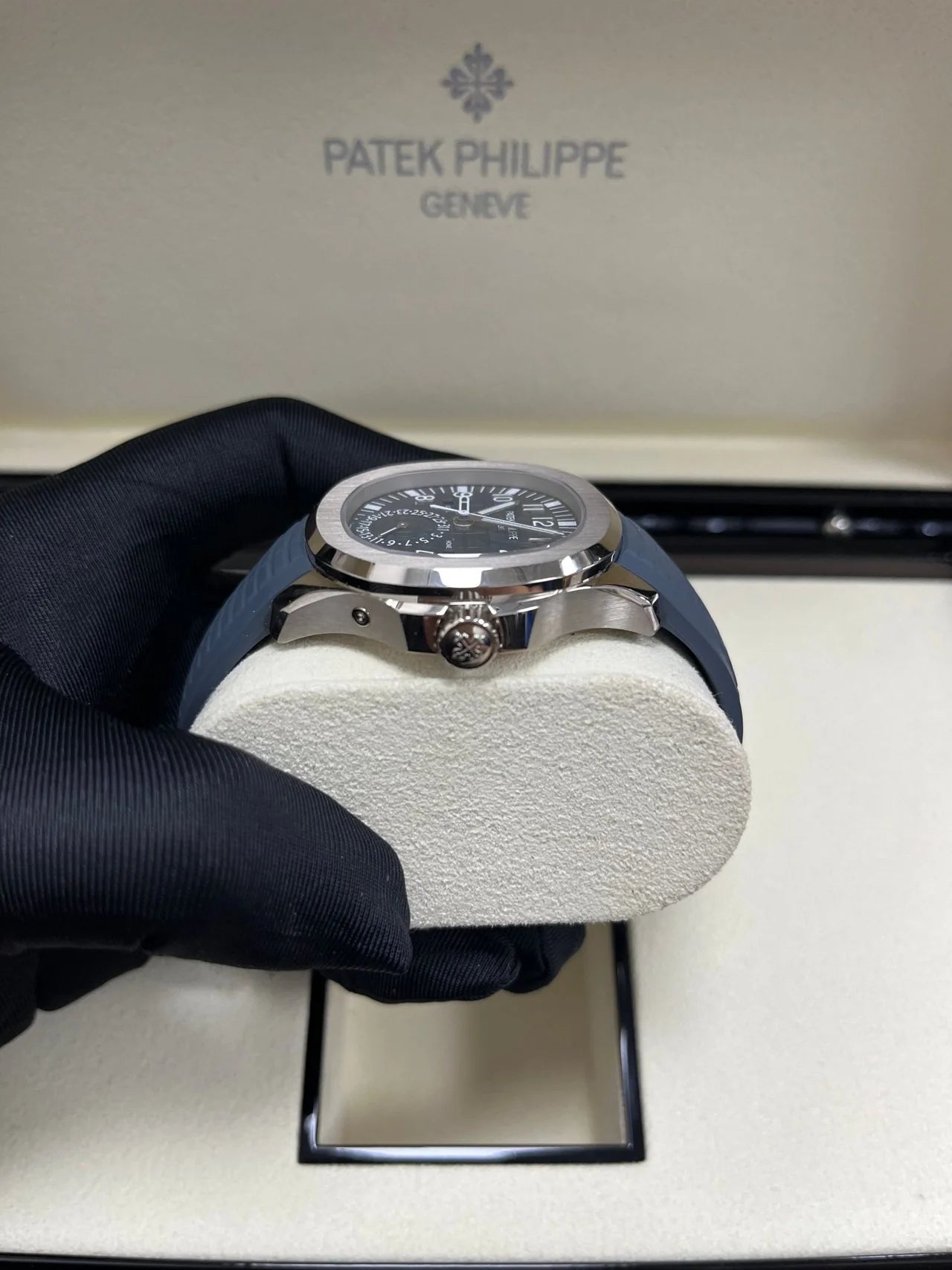 Patek Philippe Aquanaut 5164G-001 Blue Dial Blue Rubber