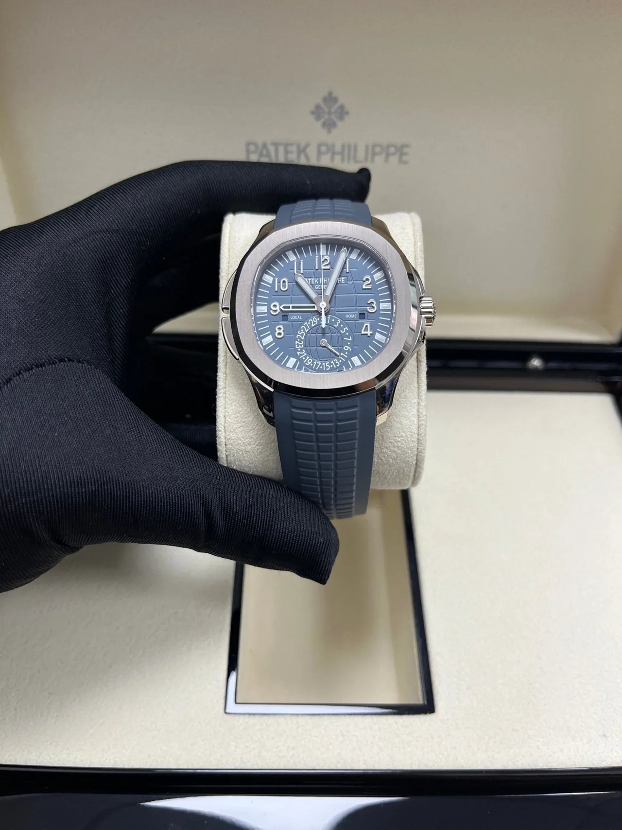 Patek Philippe Aquanaut 5164G-001 Blue Dial Blue Rubber