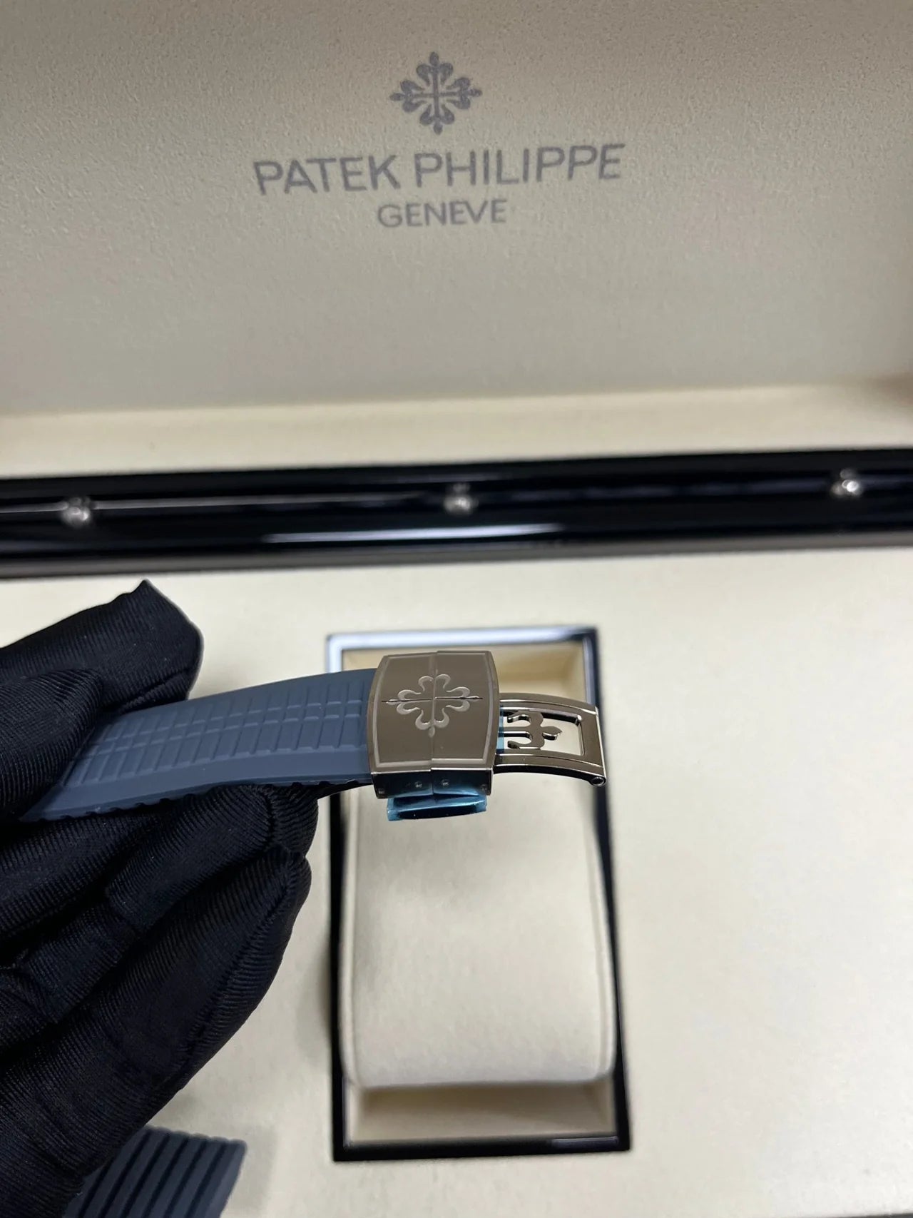 Patek Philippe Aquanaut 5164G-001 Blue Dial Blue Rubber
