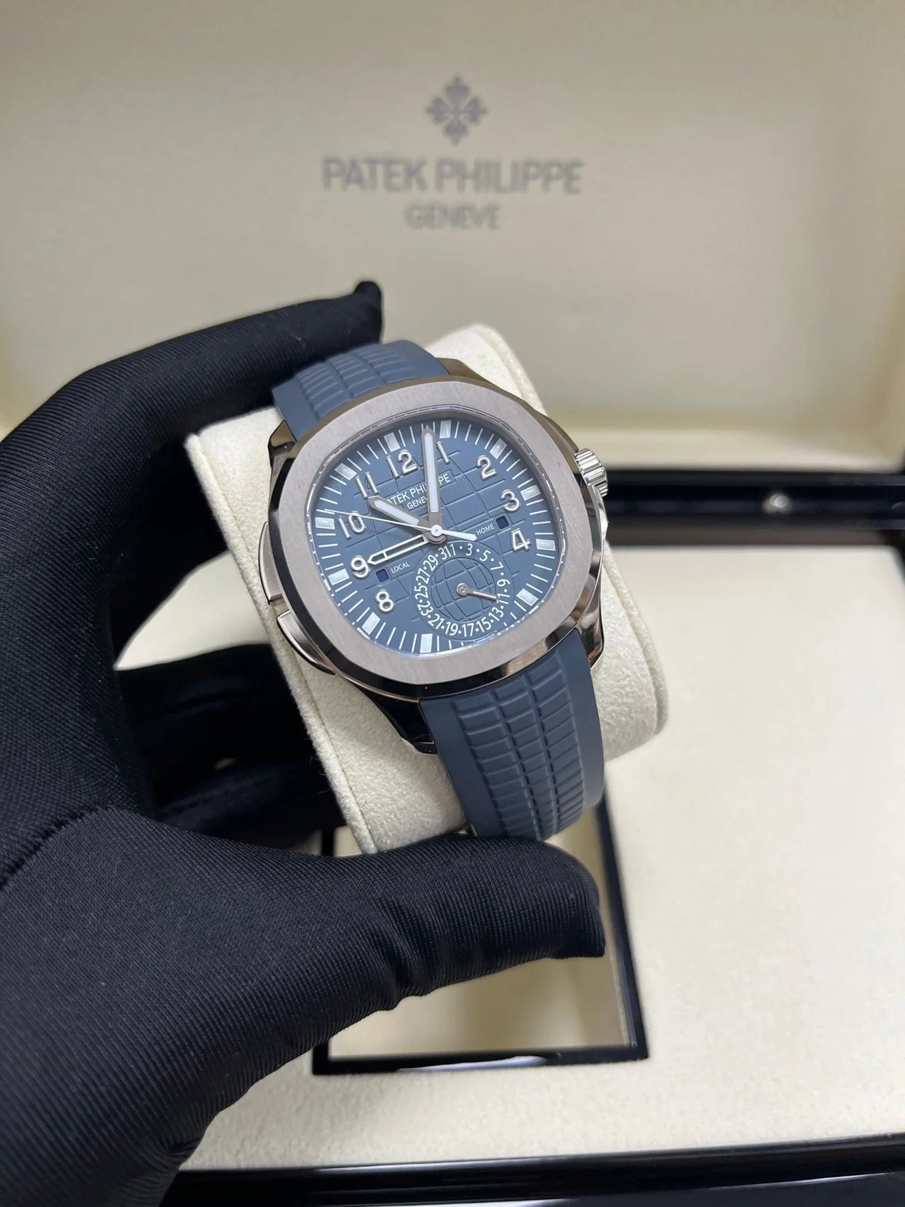 Patek Philippe Aquanaut 5164G-001 Blue Dial Blue Rubber