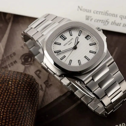 Patek Philippe Nautilus white dial - 5711/1A