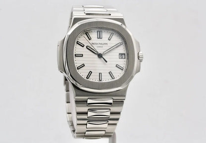 Patek Philippe Nautilus white dial - 5711/1A